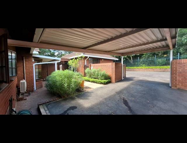 3 BEDROOM TOWNHOUSE FOR SALE IN MONTROSE